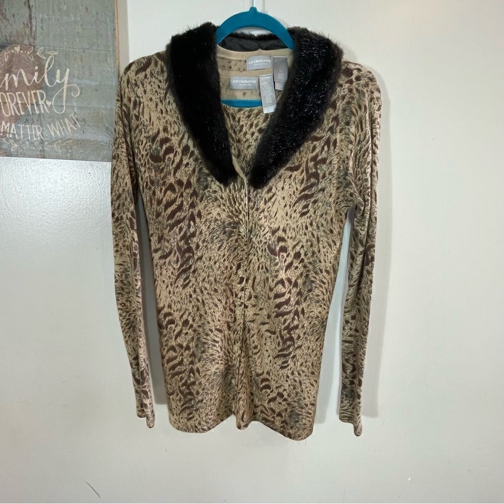 Liz Claiborne Collection Petite Lion Print L/S Faux Neck Button Down
Sweater